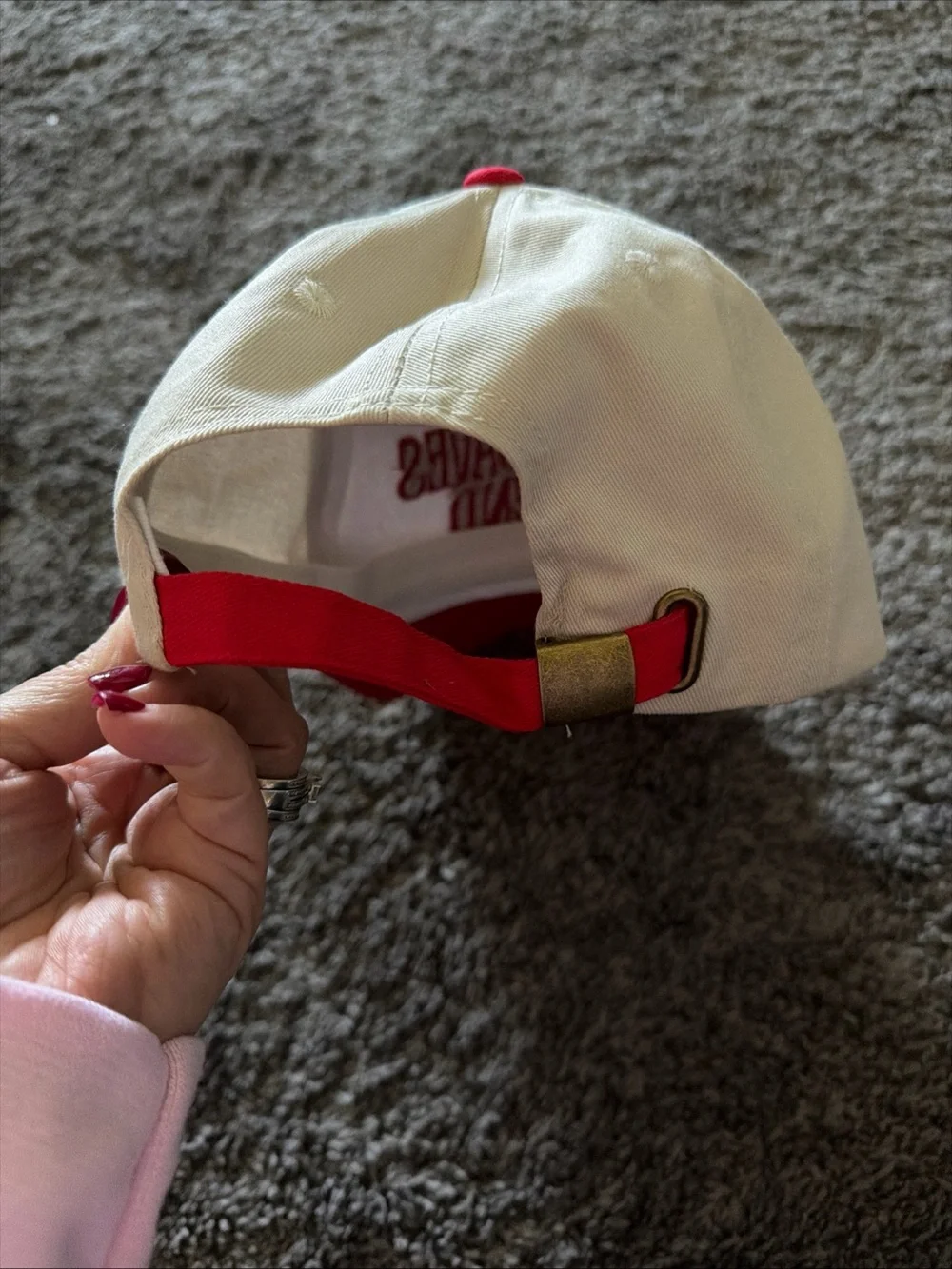 N/A cream red